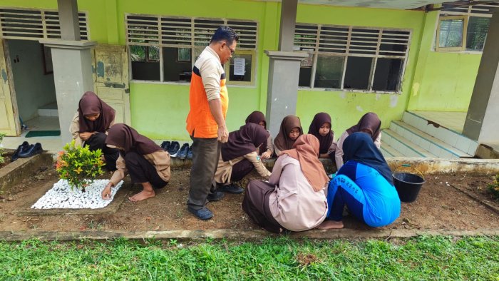 Upaya Wali Kelas dan Siswa Wujudkan Lingkungan Kelas Yang Nyaman
