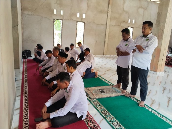 MTsN 3 Bungo Gelar Salat Dzuhur dan Setor Hafalan